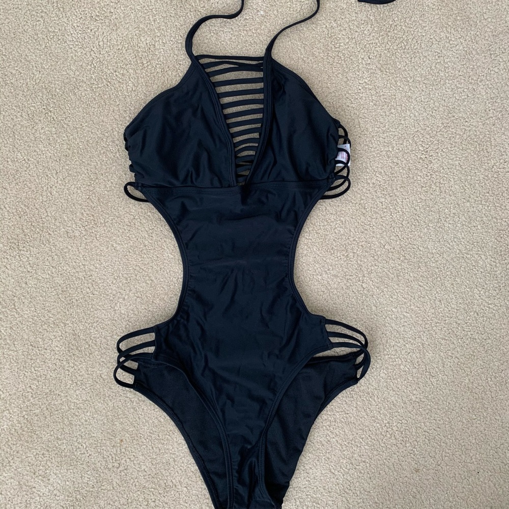 Women’s cut out halter swimsuit